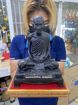 หลวงพ่อรวย เนื้อทองเหลือง กว้าง5นิ้ว สูง7นิ้ว