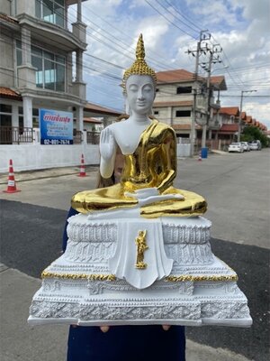 พระปางประทานพร กว้าง13นิ้ว สูง18นิ้ว ประดับทอง