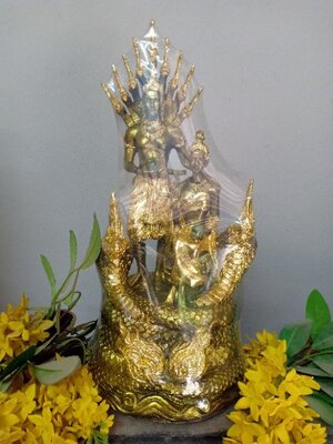 ปู่ศรีสุทโธแม่ย่าศรีปทุมมา ปิดทองเค