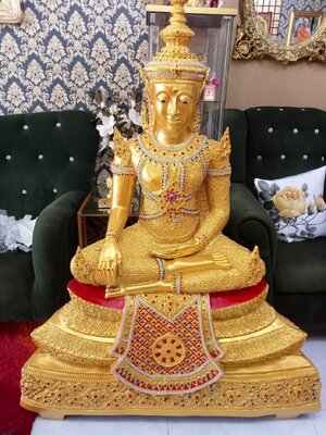 พระอริยเมตตรัย หน้าตัก 30 นิ้ว สูง 2เมตร