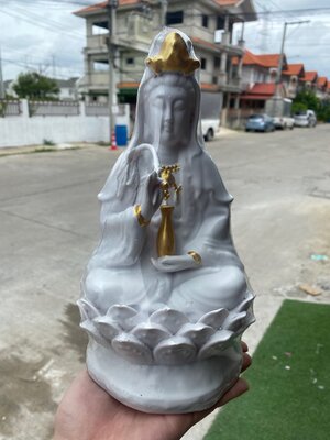 เจ้าเเม่กวนอิม พระโพธิสัตว์กวนอิม สูง10นิ้วครึ่ง องค์ขาวนั่งประทับดอกบัว