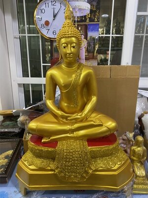 พระพุทธรูป เป็นพระประธานได้ องค์ใหญ่ กว้าง20นิ้ว