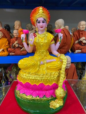 พระเเม่ลักษณี เทวีเเห่งความร่ำรวย