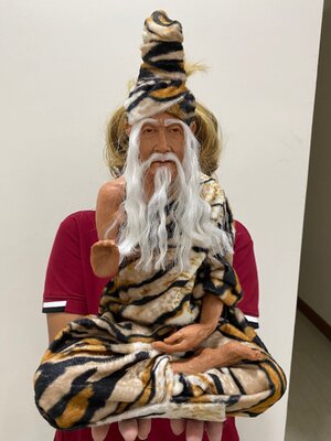 ฤาษีประทานพระ กว้าง9นิ้ว สูง14นิ้ว หนวดหยัก