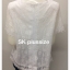 เสื้อลูกไม้ สีขาว แขนสั้น รอบอก 46 นิ้ว