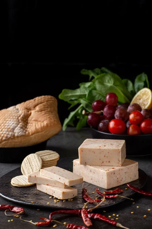 Swees Smoked Mozzarella with Chili Vegan Cheese 150 g. (chilled) (02-8786)