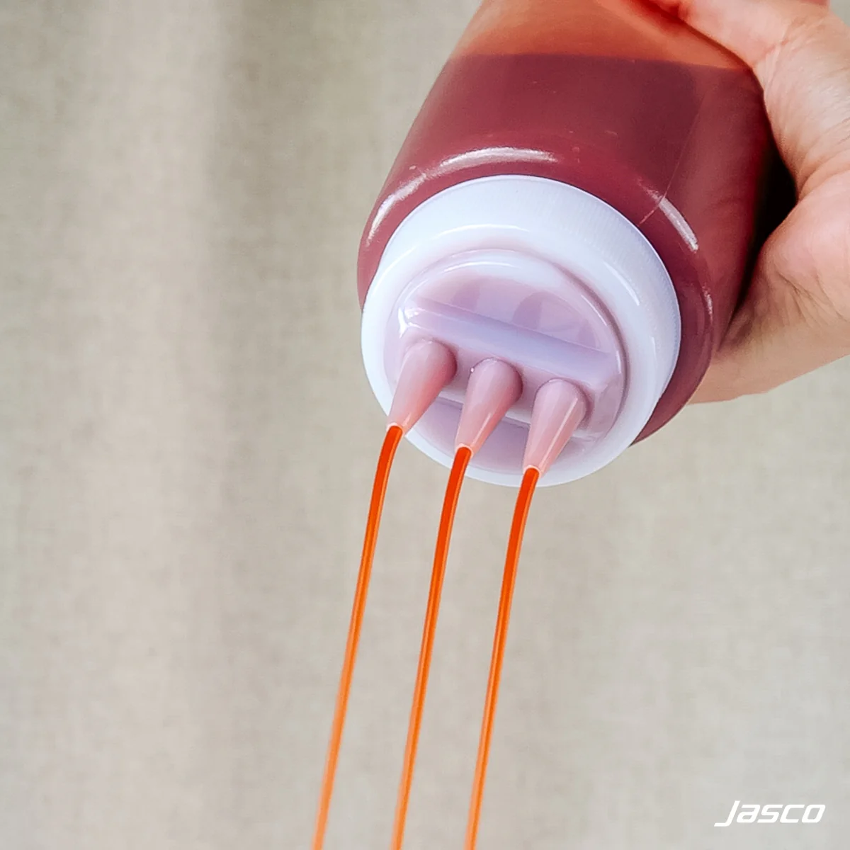 ขวดบีบซอส 3 รู คละแบบ 1 ใบ