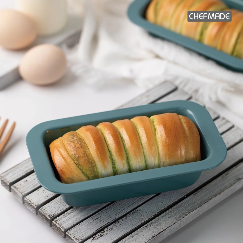 Chefmade WK10021-Non Stick Small Loaf Pan 181 x 102 x 47 mm.(Green) (12-8676)