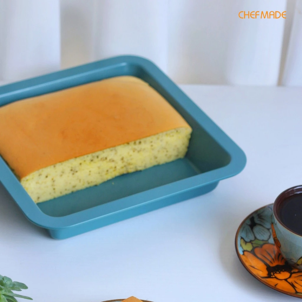 Chefmade WK10020- 9'' Non Stick Square Cake Pan 267 x 267 x 51 mm.(Green) (12-8675)