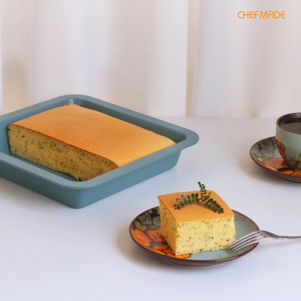 Chefmade WK10020- 9'' Non Stick Square Cake Pan 267 x 267 x 51 mm.(Green) (12-8675)