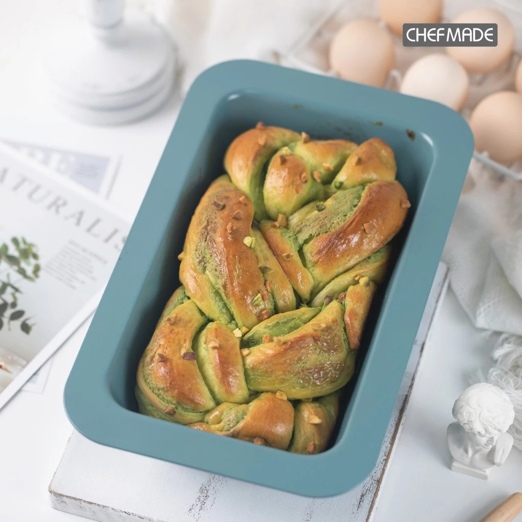 Chefmade WK10021-Non Stick Small Loaf Pan 181 x 102 x 47 mm.(Green) (12-8676)